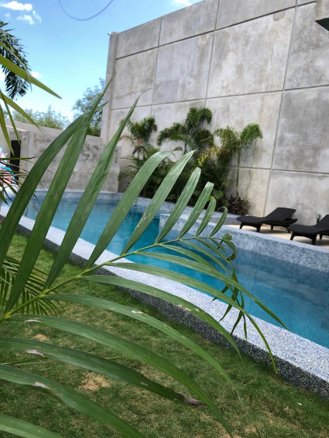 Hotel Suites La Negra Boutique Merida Bagian luar foto